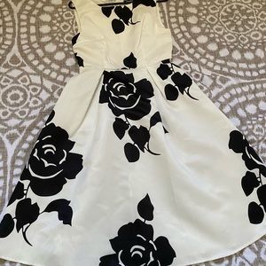 Black & White Floral Print Swing Dress